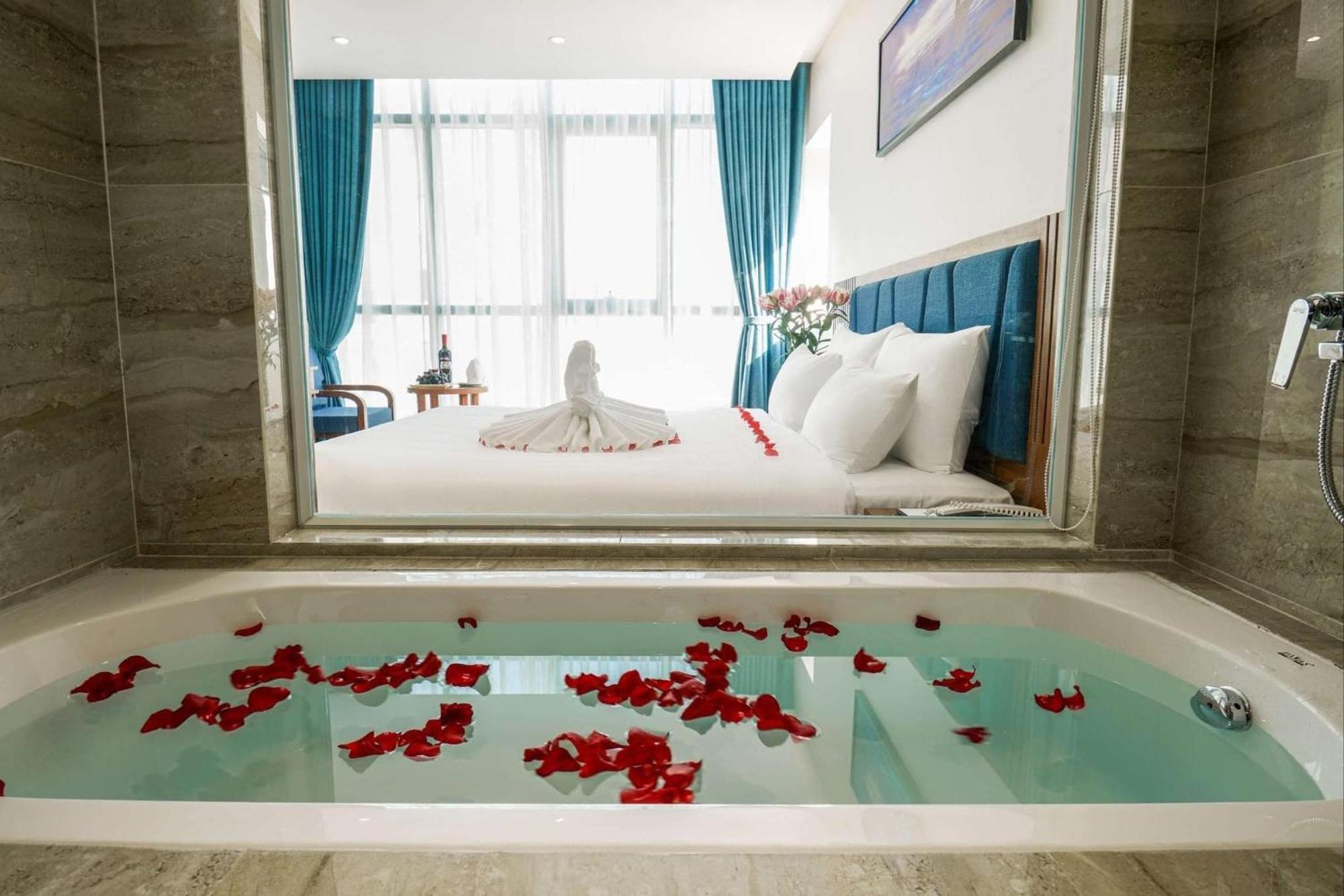 Ruby Star Da Nang Hotel Exterior photo